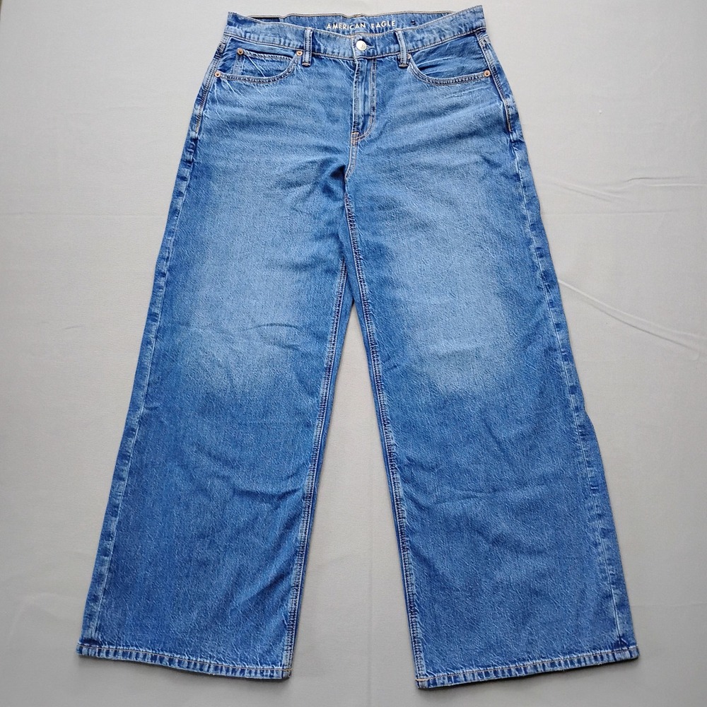 American Eagle Low-Rise Ultra Wide Leg Jeans Medium Wash Size 6 Regular